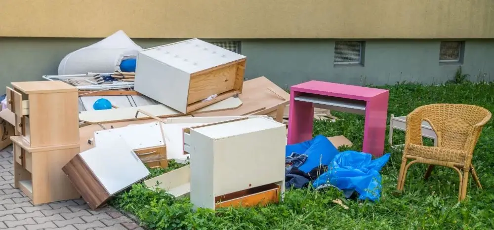 Möbel aus aufgelöstem Haushalt